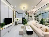 Siêu phẩm nhà đẹp Hà Nội: 5 tầng, thang máy, vị trí đắc địa - Giá Tốt! - Ảnh 2