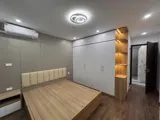 Nhà mới hiện đại, thang máy, nội thất sang trọng - Vị trí trung tâm, giao thông thuận tiện - Ảnh 1