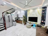 Nhà Gần Hồ Tây Full Nội Thất - Giá Tốt, Vị Trí Đẹp Lạc Long Quân - Ảnh 2
