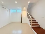 Nhà phố Hoàng Hoa Thám 35m2 - Mặt tiền 4.3m - Thông thoáng, gần ô tô - Ảnh 2