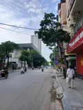 Nhà 4 Tầng, 4 Phòng Ngủ - Giá 8.2 Tỷ - Vị Trí Đắc Địa - Ảnh 2