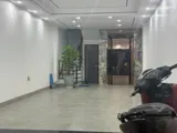 Siêu phẩm nhà 7 tầng thang máy, phố trạm Long Biên, gara ô tô, phòng ngủ rộng - Ảnh 2