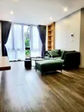 Bán nhà Nguyễn Văn Cừ, Long Biên: 52m2, 5 tầng, 10 tỷ - Vị trí đẹp, tiện ích đầy đủ - Ảnh 1
