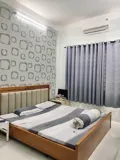 Hẻm Xe Hơi Sát Mặt Tiền - Vị Trí Đắc Địa, Tiện Kinh Doanh - Ảnh 2