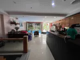 Hiếm! Sát Royal City! Tòa Nhà 8T Thang Máy 140M2, Mt 6.2M, Dòng Tiền 302Tr/tháng - Ảnh 2