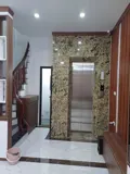 Một Căn Ngõ Hoàng Hoa Thám, Nhìn Ngoài Bình Thường Nhưng Bên Trong Có Thang Máy Riêng - Ảnh 2