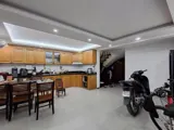 14.66 Tỷ: Mua Nhà Mới Mặt Tiền Nhỏ Hay Lô Góc Dân Xây Gara? - Ảnh 2