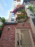 Bán Nhà Đẹp Ngang 3.2 X 10 Nở 5M Đúc 5 Tấm Q4 Có 4 Đ - Ảnh 1