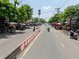 [D2637] Nhà Mặt Tiền Kinh Doanh Sầm Uất Sát Chợ Đầu Mối Hóc Môn – Giá 22.X Tỷ - Ảnh 1