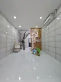Bán Nhà Ngay Sát Mặt Tiền Trung Tâm Q4 Cạnh Q1 Q2 Tiện Kinh Doanh Và Ở Xây Đúc Bê Tông 4 Tấm - Ảnh 1