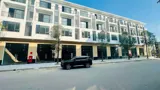 Bán Nhà ( Shousehouse) Vị Trí Đẹp - Vừa Ở Vừa Kinh Doanh Cực Tốt - Ngay Cổng Chợ Mới