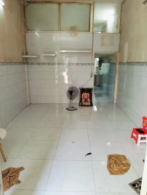 Gấp Bán Nhà Quận 1: Căn Hộ Tầng Trệt Giá Tốt, Gần Chợ, Tiềm Năng Kinh Doanh