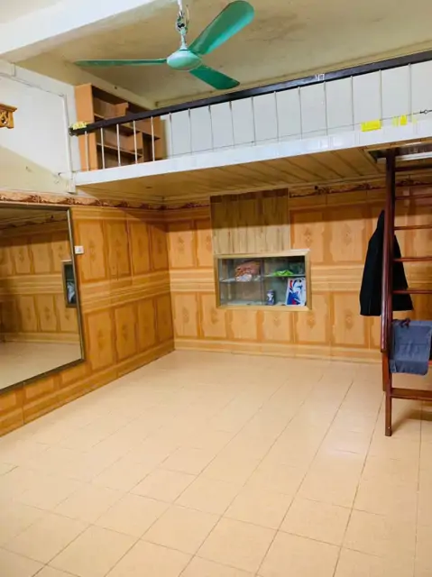 Cho Thuê Nhà Tập Thể 21m2 Phố Lý Nam Đế - Giá 4 Triệu/Tháng
