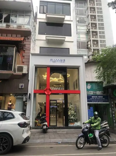 Cho Thuê Nhà Mặt Phố Duy Tân, Cầu Giấy - 8 Tầng, Thang Máy, Mặt Tiền 5.5m