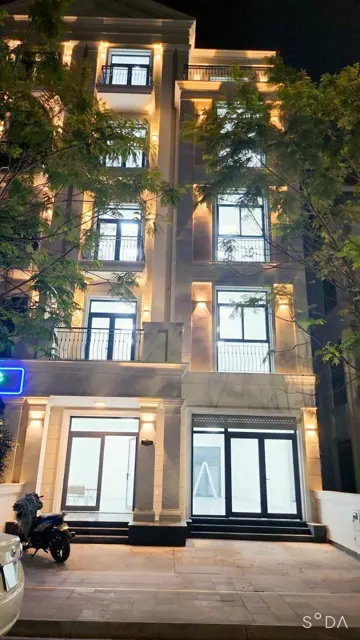 Cho Thuê Nhà Phố 5 Tầng, Thang Máy, Vị Trí Vàng VinHomes Grand Park
