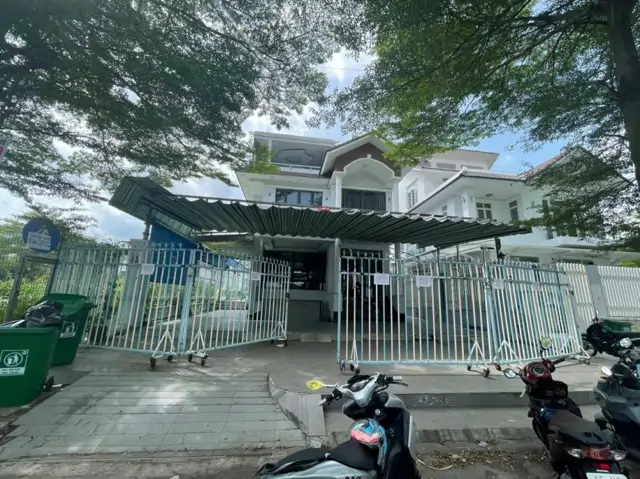 Bán Biệt Thự Sadeco Quận 7 - Vị Trí Đẹp, Tiện Nghi Cao Cấp