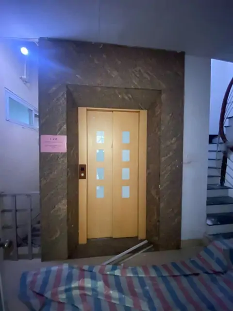 Cho Thuê Nhà Tây Hồ 70m2, 6 Tầng, Thông Sàn, Thang Máy, Ô Tô Đỗ Cửa