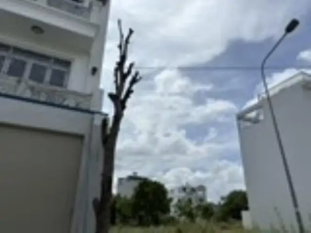 Bán Gấp Lô Đất Hiếm - Vị Trí Đỉnh Cao, Giá Tốt Tại [Khu vực]