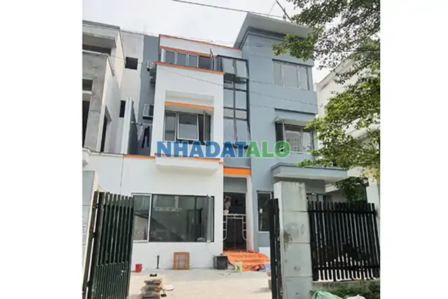 Giá 50 Tr/th - Cho Thuê Biệt Thự Ngoại Giao Đoàn - Dt 240M2, 430M2, Kd Đỉnh