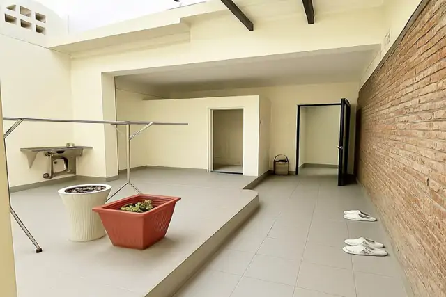 20 Triệu: Nguyên Căn Mặt Tiền Quận 1, Chợ Bến Thành, Nhà Mới 3 Tầng 3 Phòng Có Nội Thất. 0933910039