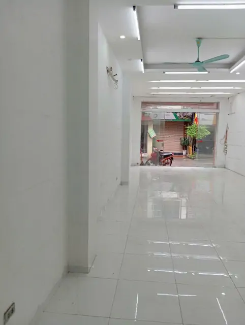 Cho thuê MBKD Trần Cung 70.8m2, Mặt tiền 7.9m - Giá 19.9tr/tháng