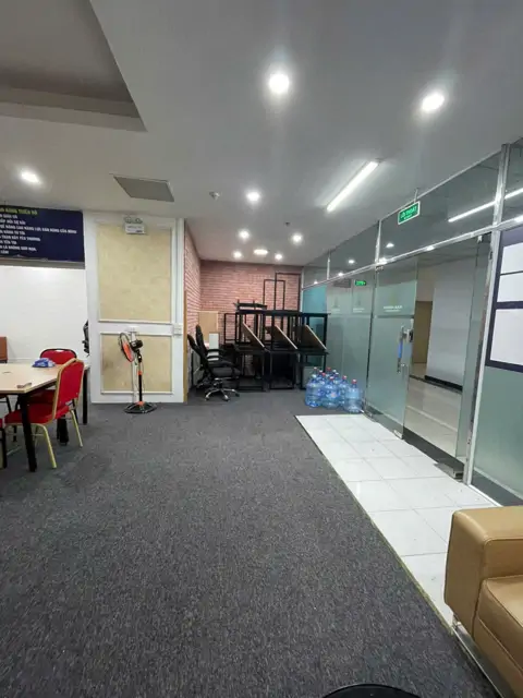 Văn Phòng Cho Thuê Mễ Trì - Golden Palace 200m² - Giá 30 triệu/tháng