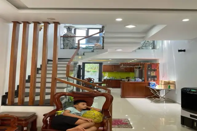 Bán Nhà 4 Tầng Kiên Cố – Trung Tâm Hải Châu – Kiệt Ô Tô Tận Cửa – Giá Cực Tốt!