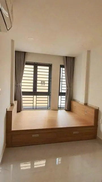 Cho Thuê Nhà Nguyên Căn Quận 1: Nguyễn Văn Nguyễn, Full Nội Thất, Gần Chợ Tân Định