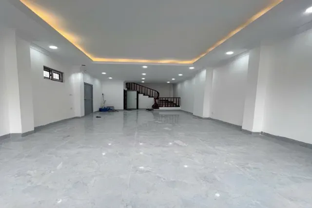 Hiếm - Nhà 5 Tầng Mới Coong- Nhỉnh 6 Tỷ - Gara Ô Tô - Lô Góc - Sáng Thoáng