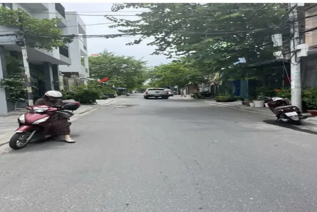 Lô Đất Mặt Tiền Lương Thế Vinh . Dt:78m , Ngang Hơn 5M