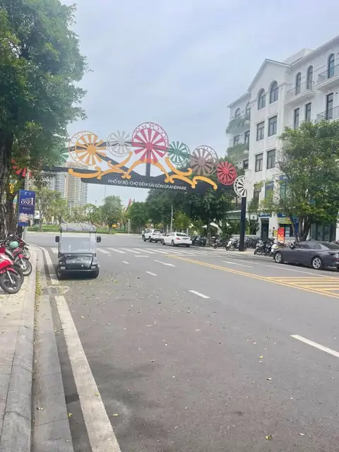 Cho Thuê Nhà Phố Vincom Grand Park - D2A - Vị Trí Đẹp, Kinh Doanh Sầm Uất