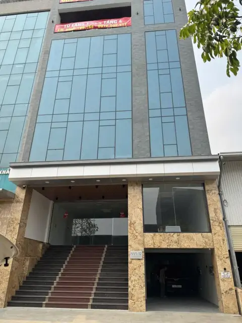 Chính chủ cho thuê tòa nhà văn phòng 4 tầng, 130m2/tầng, mặt tiền 9.5m, Thanh Trì, Hà Nội