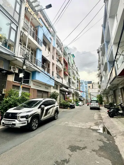 Chính Chủ - Tòa Nhà 2 Mặt Tiền 96m² Quận Phú Nhuận - Giá 30 Tỷ