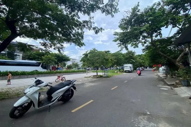 Mở Quán Cà Phê – Ở Nhà View Đẹp – Trung Tâm Thành Phố – Tất Cả Trong 1!