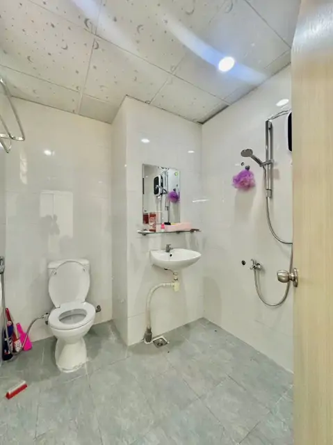 Bán Căn Hộ Ngô Quyền Quận 5 - 67m2, 2PN, 3.3 Tỷ