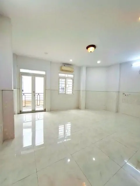 Bán Nhà 4 Lầu Tân Bình - Pháp Lý Chuẩn, Giá Tốt