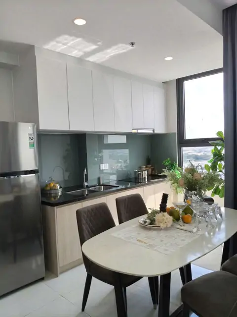 Căn hộ Emerald Golf View 2PN, 2WC - Sổ sẵn, Giá Tốt, View Landmark 81