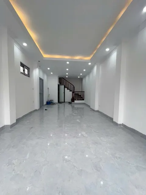 Hiếm - Nhà 5 Tầng Mới Coong- Nhỉnh 6 Tỷ - Gara Ô Tô - Lô Góc - Sáng Thoáng