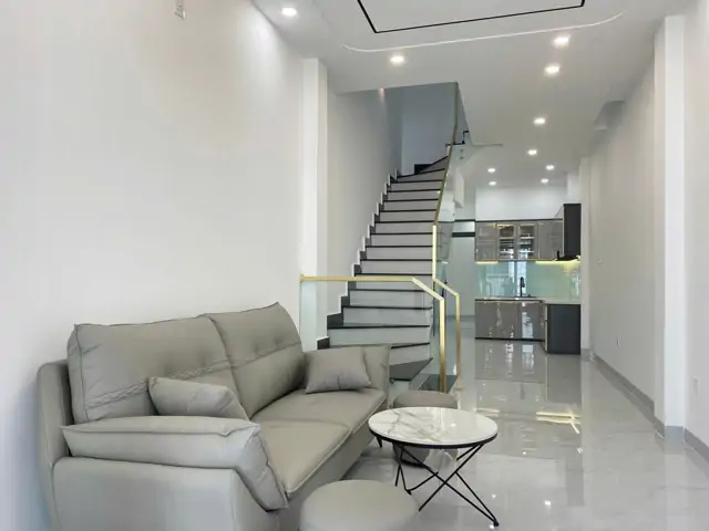 Cần Bán: Nhà 3 Tầng Mới 100%, 4Pn, Sổ Hồng Hoàn Công — Hẻm 24 Lương Định Của.cách Biển 3.5Km