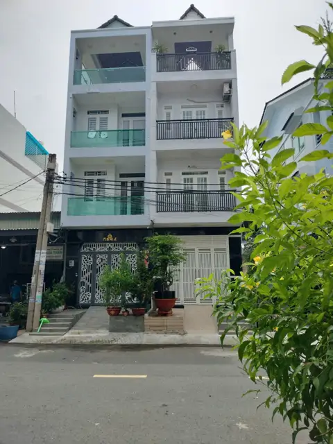 Bán nhà mặt tiền 4 tầng Quận 6 - 11.2 tỷ - Vị trí đắc địa, giao thông thuận tiện