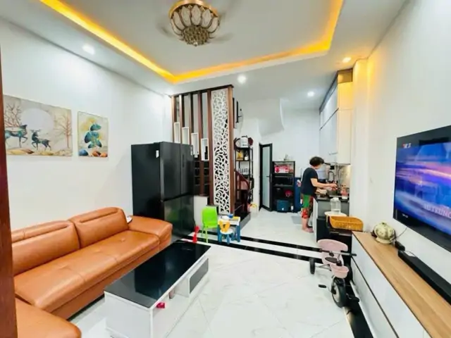 Nhà Tô Vĩnh Diện - Thanh Xuân Lô Góc - 5 Tầng - 20m Ô Tô - Giá 8.x TL