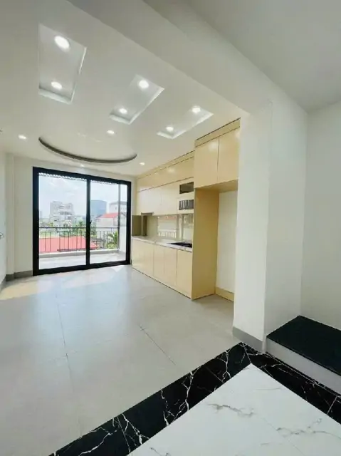 Bán nhà Âu Cơ 6 Tầng, Thang Máy, Kinh Doanh - Giá 11 Tỷ