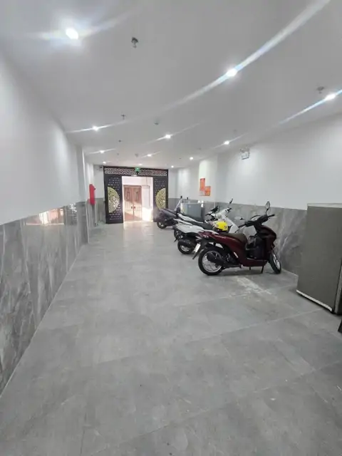 Bán tòa nhà 7 tầng, 75m2, mặt tiền Đường Láng, Đống Đa - Lợi nhuận cao