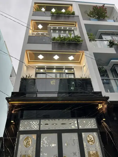 Mặt Phố, Gần Phạm Văn Đồng - Thang Máy - Kinh Doanh Hút Lộc