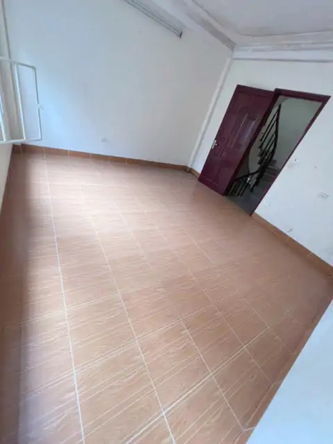 Cho Thuê Nhà Nguyên Căn Phố Hào Nam - 30M Ra Mặt Phố 5 Tầng 3 Phòng Ngủ Rộng, 1 Phòng Nhỏ - 4Wc