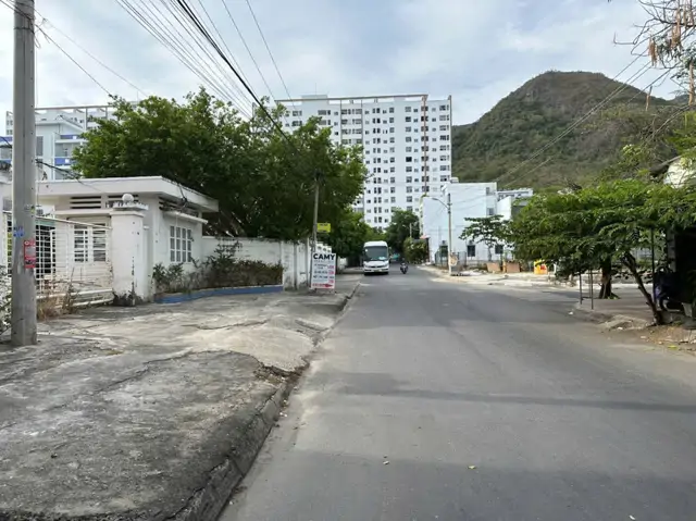 Bán Biệt Thự Đẹp Khu Thoại Ngọc Hầu – Nha Trang  256M² – Giá 22 Tỷ Tl