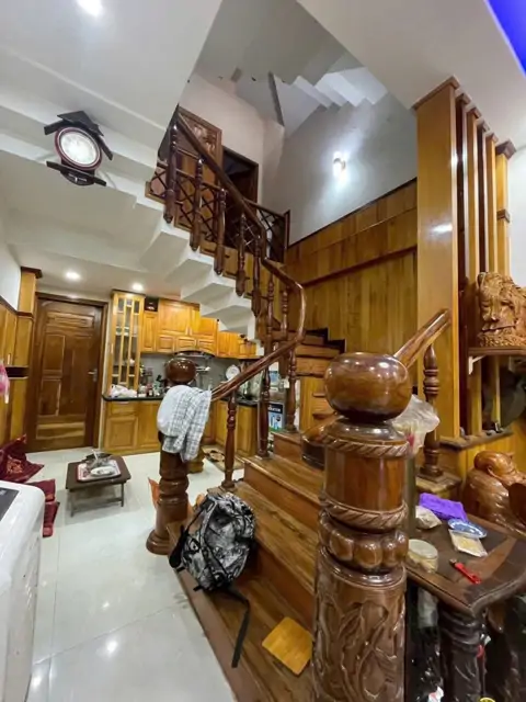 Nhà Đẹp 3 Tầng 3 Mê Nội Thất Gỗ Sang Trọng, Thông Ra Yên Thế - Bắc Sơn!