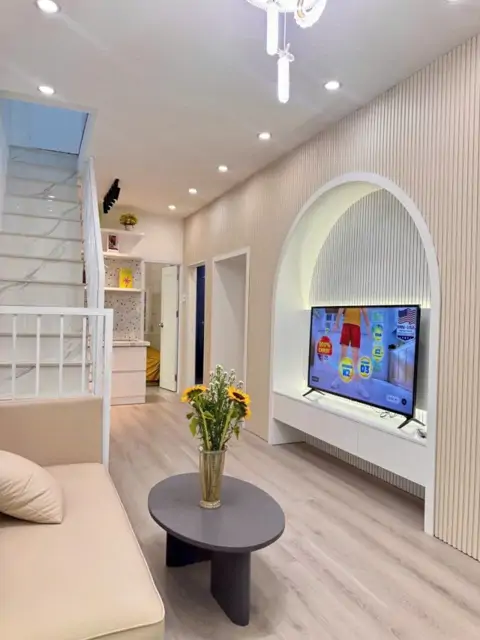 ► Nhà Sát Mt Lê Duẩn, 2 Tầng Đẹp, Hiện Đại, Ở Ngay, 3.3 Tỷ