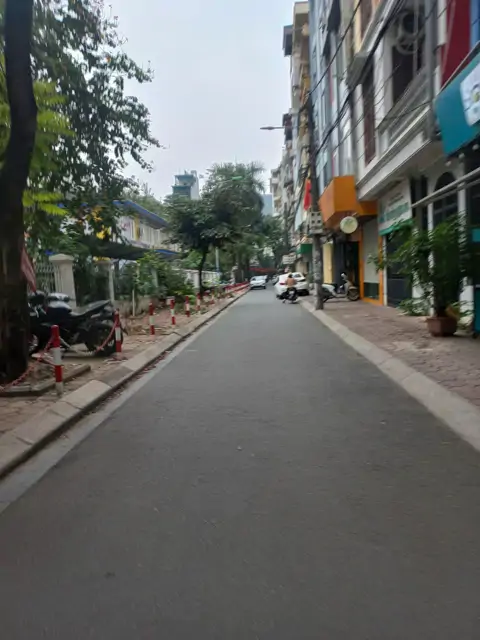 Cho Thuê Nhà Phân Lô Phố Đỗ Quang Giá 28 Tr/tháng