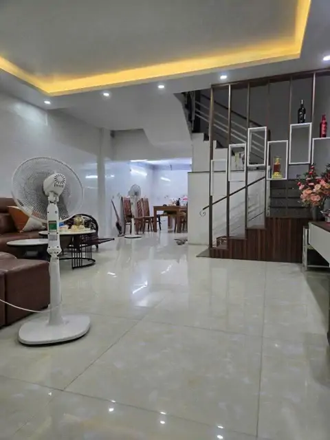 Bán Nhà Lực Hành - 56M 4 Tầng - Sân Cổng - Gần Trung Lực
